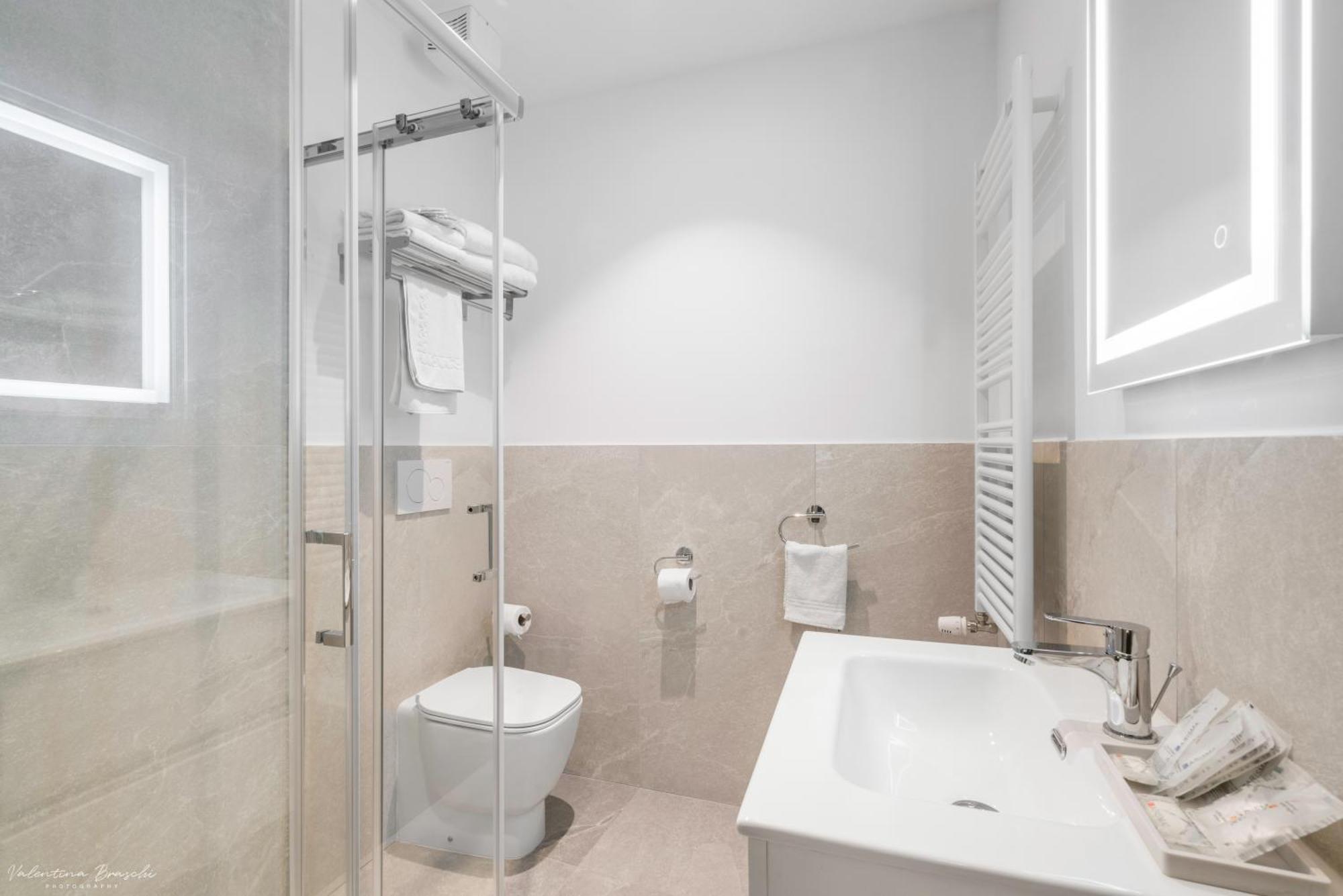 Hotel Adamas Floransa Dış mekan fotoğraf